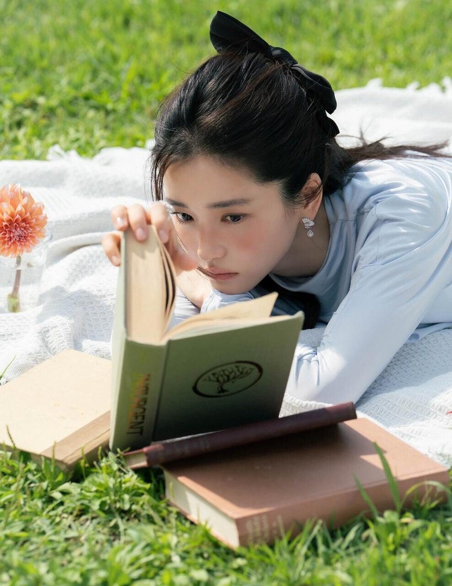 taeri_yeosin's tweet photo. Kim Taeri X Golden Dew
Garden of Wonders
B-Cut https://t.co/zP4FZsv1Rq