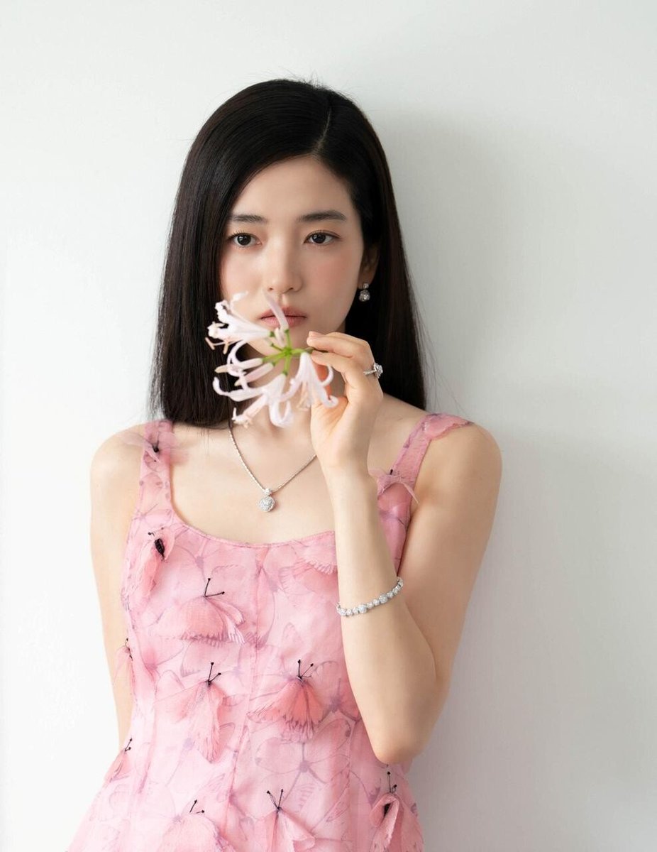 taeri_yeosin's tweet photo. Kim Taeri X Golden Dew
Garden of Wonders
B-Cut https://t.co/zP4FZsv1Rq