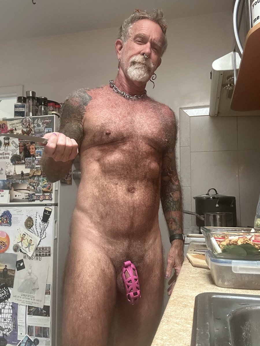 JackSullivanxxx's tweet photo. Day 5 of #locktober. Meal prepping for later. 

And I have to say - I feel more feral and horned up at this point that I usually do. Damn!!

Day 5/??

#cageddaddy #cagedlife @KINK3Ddesigns #pinkcage #sluttydad https://t.co/9XOs5mrEVd