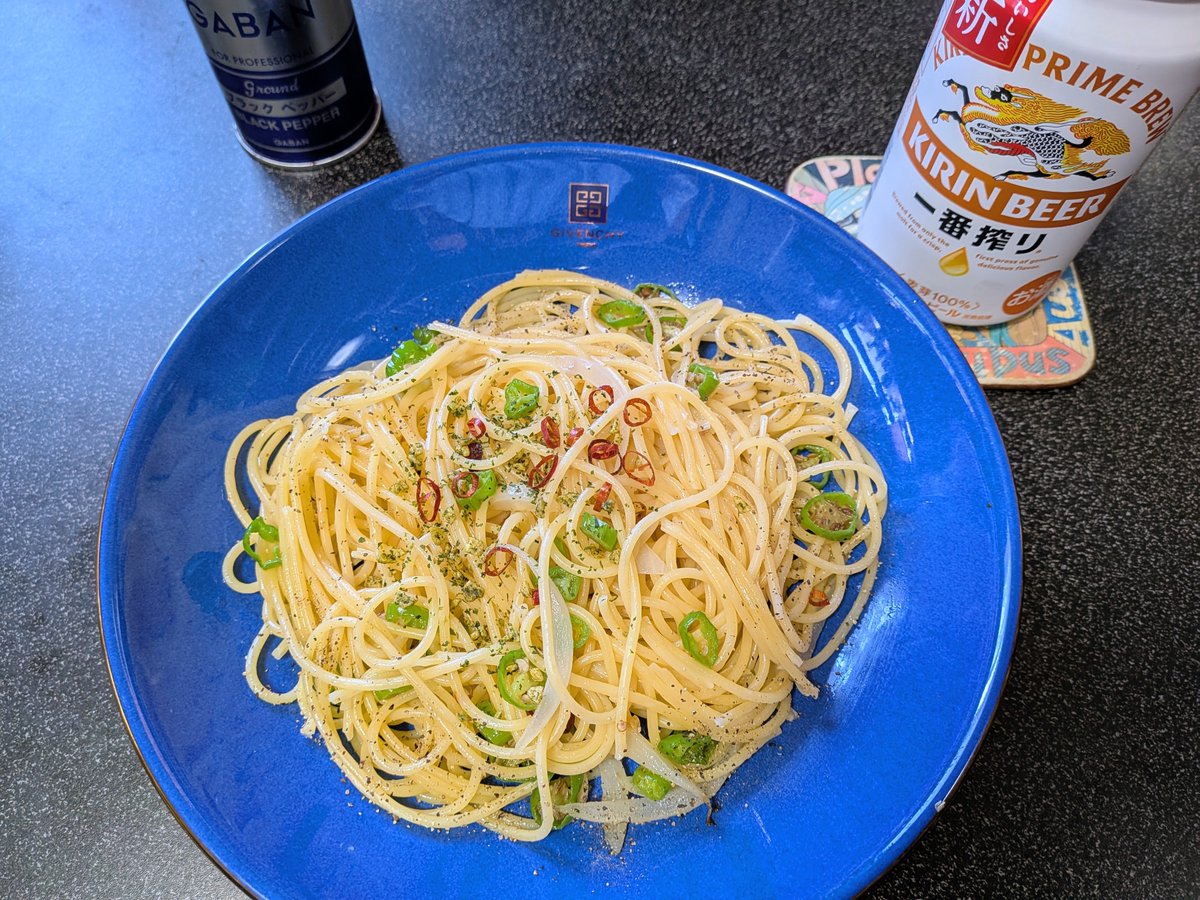 OtoCook's tweet photo. おはよぅでーす

貧乏パスター🍝
朝から乾杯でーす🍻 https://t.co/AfCvnXtBvN