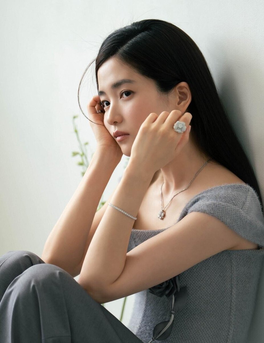 taeri_yeosin's tweet photo. Kim Taeri X Golden Dew
Garden of Wonders
B-Cut https://t.co/zP4FZsv1Rq