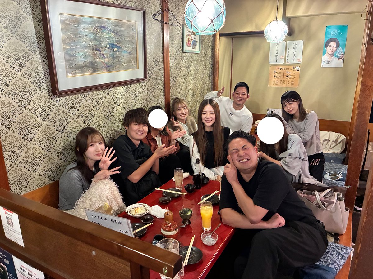 ht_trust_23192's tweet photo. おはようございます☀️

先週、久しぶりに会社のメンバーと朝まで語り明かしました🩵🍶

「めっっちゃ飲んだ！」というより、
「めっっちゃしゃべった！」という感じです。笑

あーーー、楽しかったな☺️

普段はリモートで仕事をすることも多いですが、出社したときは必ず近況報告が始まります。笑

仕事の話も、それ以外の話もできるメンバーがいるのは嬉しいです🫶

#採用 #人事 #RPO #採用広報 #TrustDesign #エンジニア採用 #中途採用 #求人広告 #SES採用 #SES業界 #リモートワーク #在宅ワーク #在宅 #フレックス  #リモート