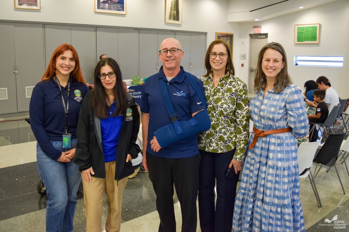 MDPLS's tweet photo. It was all about apples at storytime today at the Northeast Dade – Aventura Branch Library! 🍎 A big thank you to Commissioner @MickySteinberg for joining us as our special guest reader and sharing apple-themed stories with our toddlers and preschoolers. https://t.co/RH43LYDVAA