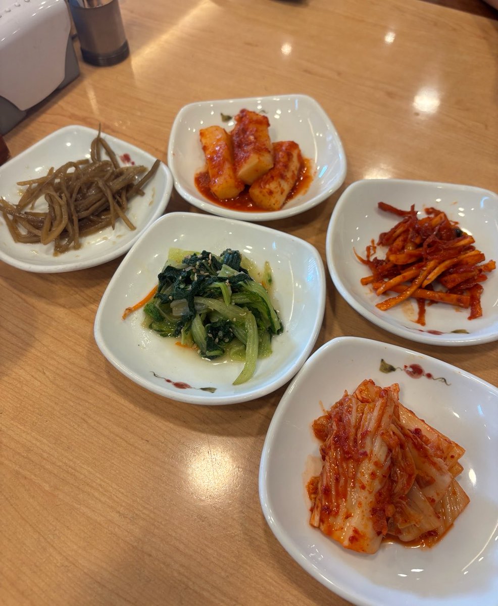wonkorem's tweet photo. 韓国で夜中にユッケ食べたくなったらここ🇰🇷🥩

新鮮なユッケのビビンパはユッケがたっぷりで美味しい🤤
24時間営業なのもありがたい◎

📍ヨンチョンヨンファ 清潭店
📍ソウル特別市 江南区 清潭洞 50-13
🗺️NAVERマップ
https://t.co/PoNtXMPlmX

#韓国旅行 #清潭グルメ #韓国グルメ https://t.co/DDKUNeH67h