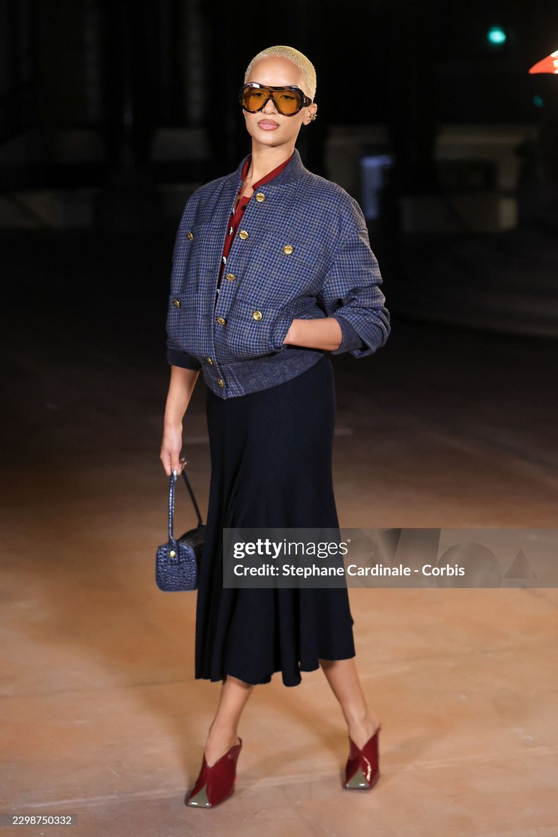 LegendaryLade's tweet photo. Singer Imani Imani attends the Chanel SS27 show!🔥 https://t.co/bvb3CCl9hw