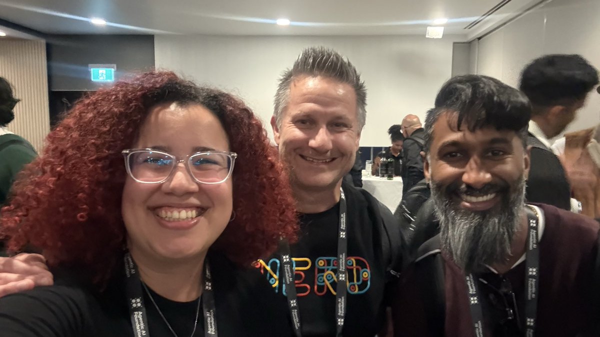 jesstemporal's tweet photo. @virtualized6ix @focusotter @auth0 We made it happen! @virtualized6ix @nickytonline https://t.co/VlPIbUkT3I