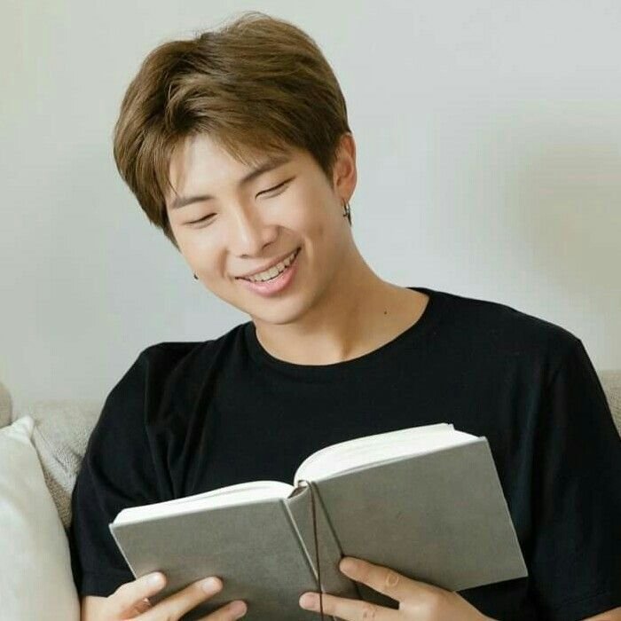 jinmyhearttt's tweet photo. les vuelvo a compartir este link de libros que han leído los biti por si lo quieren tener

https://t.co/jxKgxGoPSu https://t.co/SqPDWbNMhW