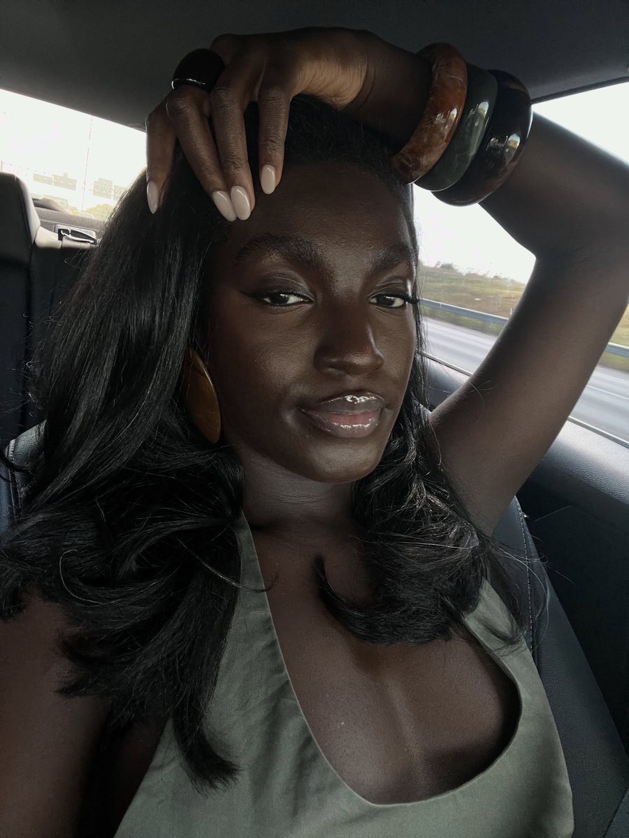 ashanti_42840's tweet photo. People are mad but you told no lies, Manon is clearly not a mono-racial black person. As a Ghanaian American who was born in Ghana &amp; is surrounded by Ghanaians all the time, we DO NOT look like Manon. We are a darkskinned people with brown-dark skin, 4C hair, etc🇬🇭. https://t.co/ZvJo5E0WT9
