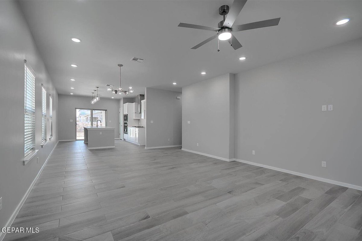 JRod7912's tweet photo. Looking for a corner lot on North East El Paso?

Welcome to 12184 BAHJAT DR, El Paso, TX 79934 just hit the market!

Take a look at this awesome space:

 https://t.co/aW6lqHpGas https://t.co/VyhObaD828