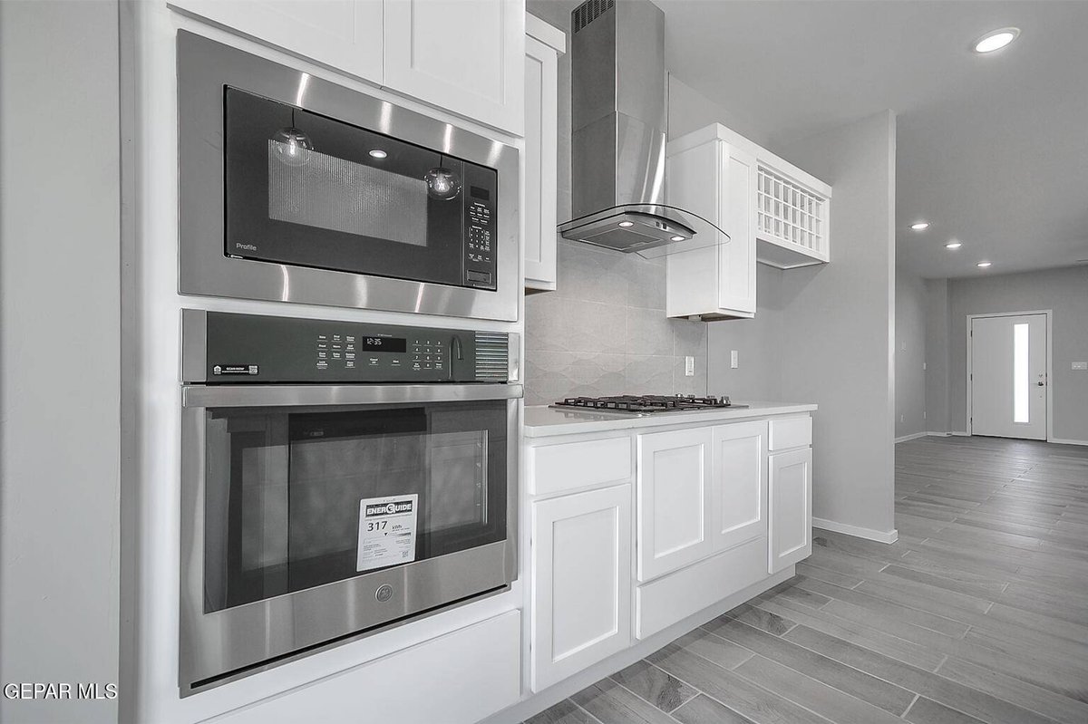 JRod7912's tweet photo. Looking for a corner lot on North East El Paso?

Welcome to 12184 BAHJAT DR, El Paso, TX 79934 just hit the market!

Take a look at this awesome space:

 https://t.co/aW6lqHpGas https://t.co/VyhObaD828