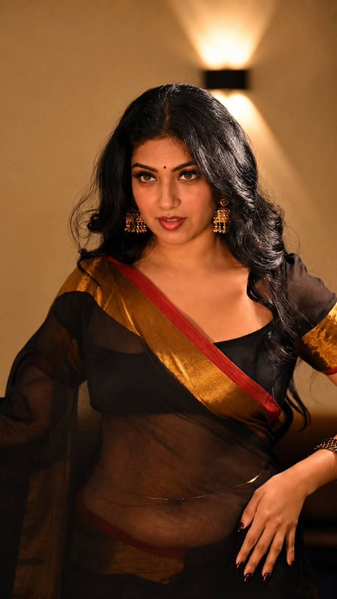 Omega191918's tweet photo. Avantika Mohan — one frame, endless reasons to stop scrolling. ✨🔥
#AvantikaMohan #Viral #Trending #XTrending #FYP #Explore https://t.co/EHaLOCcAKB