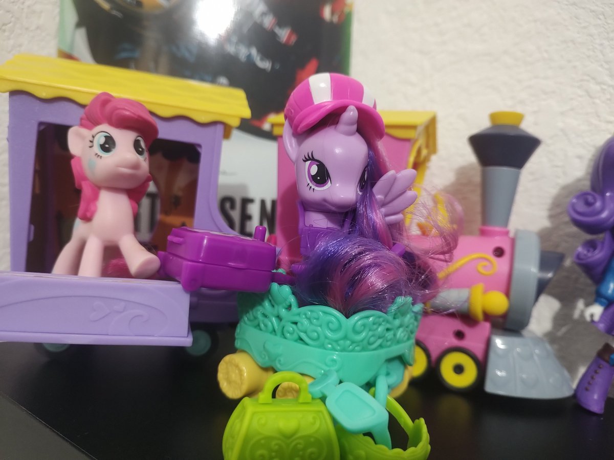 eestreladaa's tweet photo. eu amo my little pony https://t.co/fgZfAUFvNQ