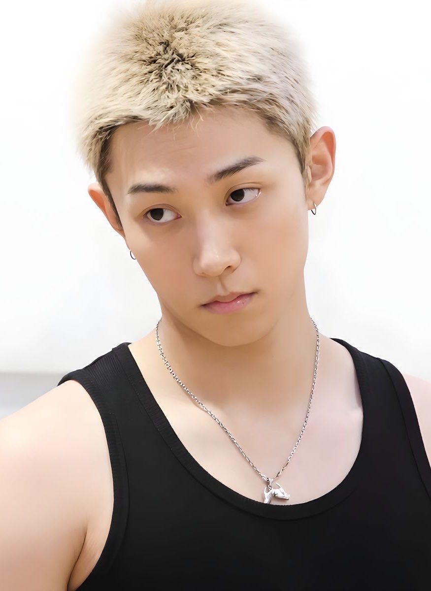 miss4sho's tweet photo. GIVE ME THE FUCKING GUN https://t.co/vZvnlGXfAU