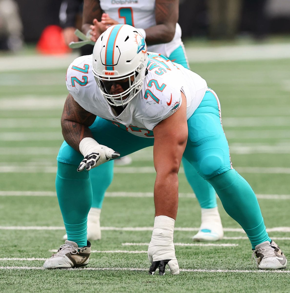 FinsXtra's tweet photo. 📈 Miami Dolphins' young guard duo of Kadyn Proctor (77.5) and Jonah Savaiinaea (77.5) was the second-highest graded guard duo in pass protection in the NFL in Week 4. ⚔️ (@PFF) #PhinsUp https://t.co/GTZHI5eZfC