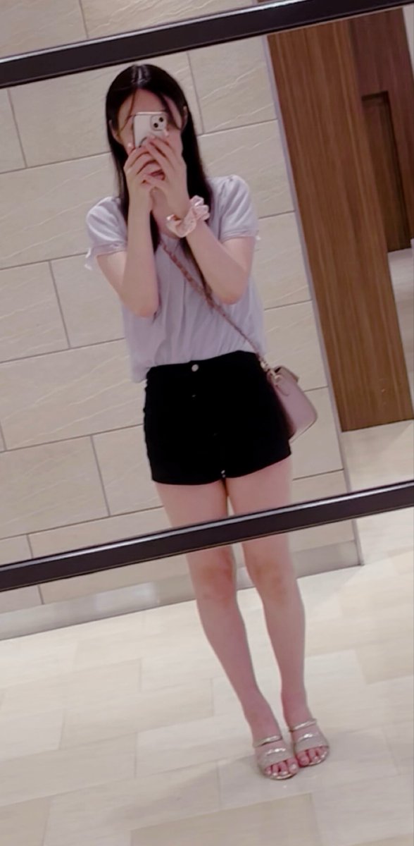 ayakasis9's tweet photo. 初めまして😊

知ってる方はお久しぶりです（≧∇≦）

前アカ🧊されてしまいました😢

良かったらまた仲良くしてください🌸

#高身長女子　#立川 https://t.co/qh92pYBBBL