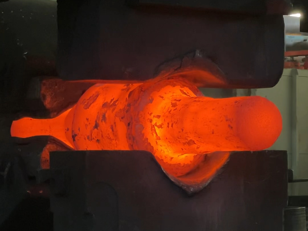 sESQFOes07ShMHc's tweet photo. Today I’m checking out 普茁的 new work by 硕, the 锻 makes it super cool! https://t.co/n1PTfpHAOk