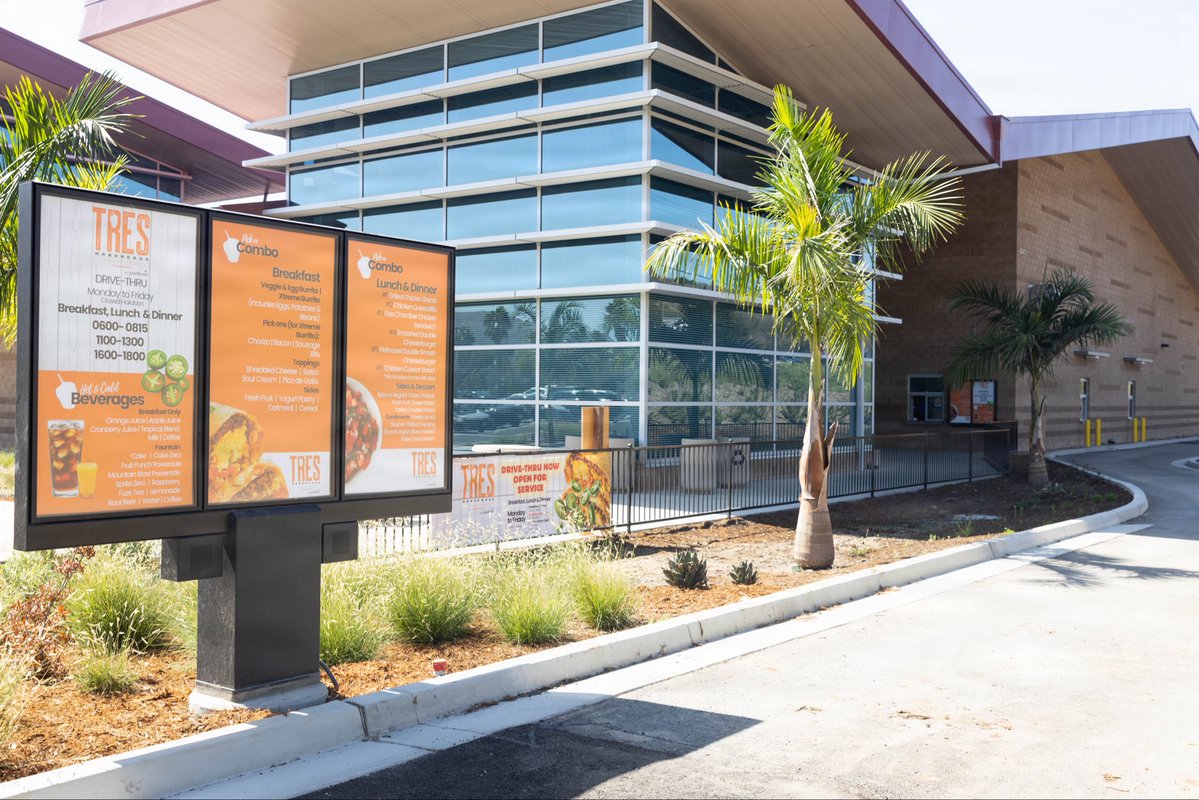 MCIWPendletonCA's tweet photo. The drive-thru at the 62 Area dining hall is opened at MCB Camp Pendleton, Calif., Oct. 1, 2026. The opening of the drive-thru provides Marines and sailors access to improved food services and an enhanced quality of life. (U.S. Marine Corps 📸 by Sgt. Davin Tenbusch) https://t.co/Ia0ThCtwsb