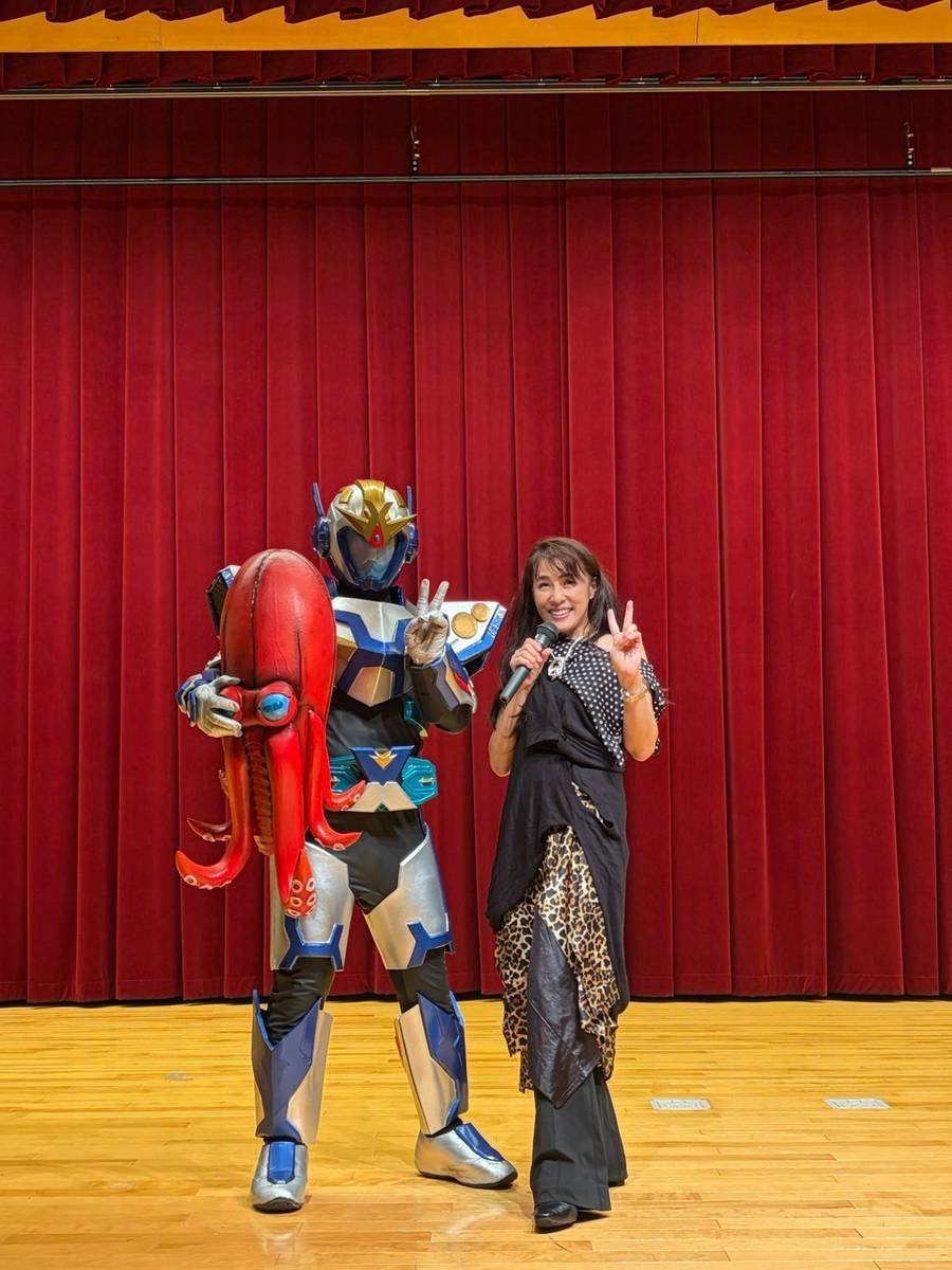 VATTENGER's tweet photo. 【活動報告】
9.23 シンわくわくフェス2026

今回ステージでの
ファショッンショー　ヒーローショーと
MCをしていただいた曽根さとみさん
色々な分野で幅広く活躍されています

ボランティアスタッフとして関わっていた福岡外語専門学校の皆さん

#植松務
#思うは招く
#ばってんジャー
#宇美町 https://t.co/MChYe7rNqk
