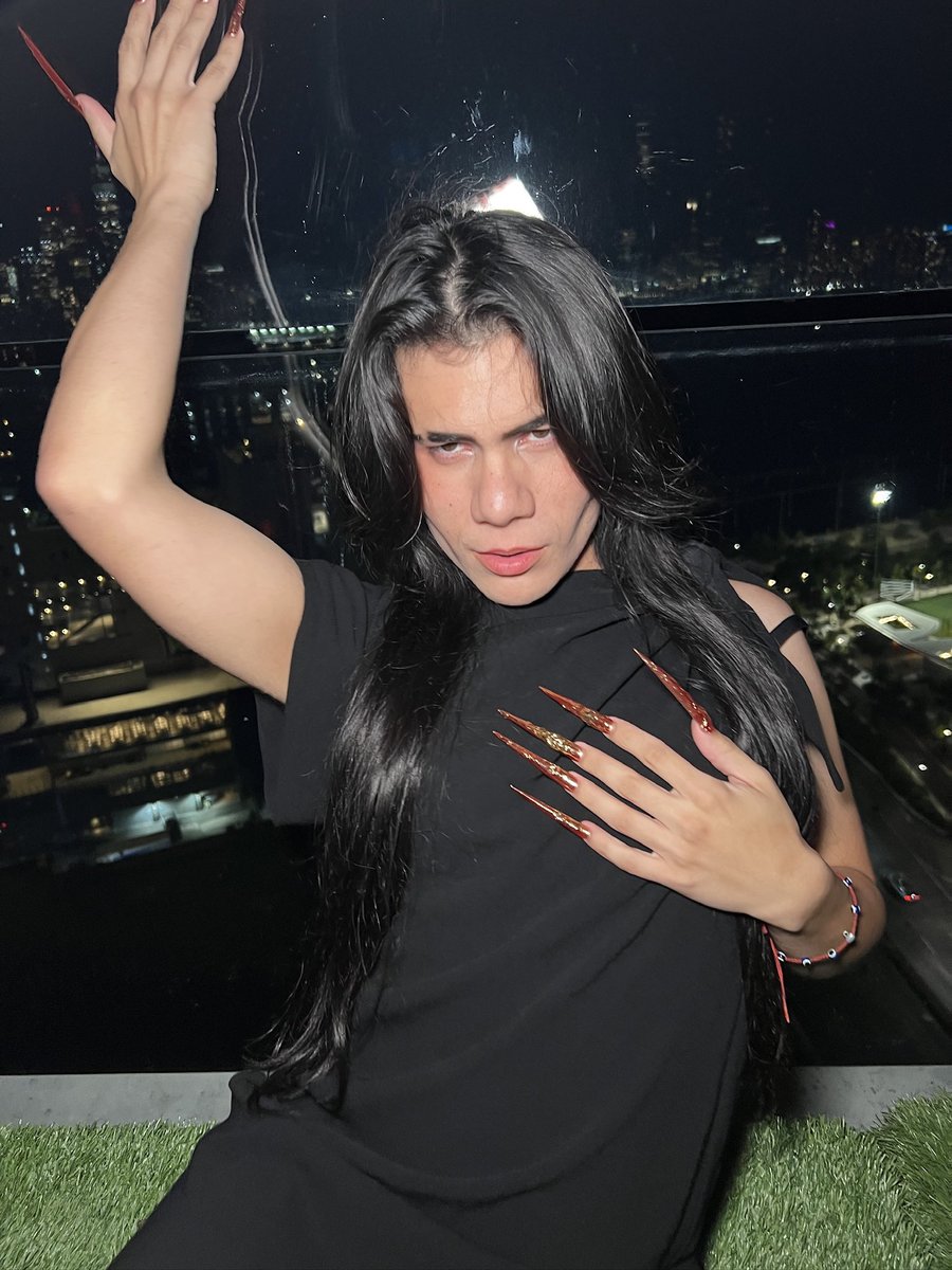 saintneveah's tweet photo. Rooftop views https://t.co/v3TSxieZhb