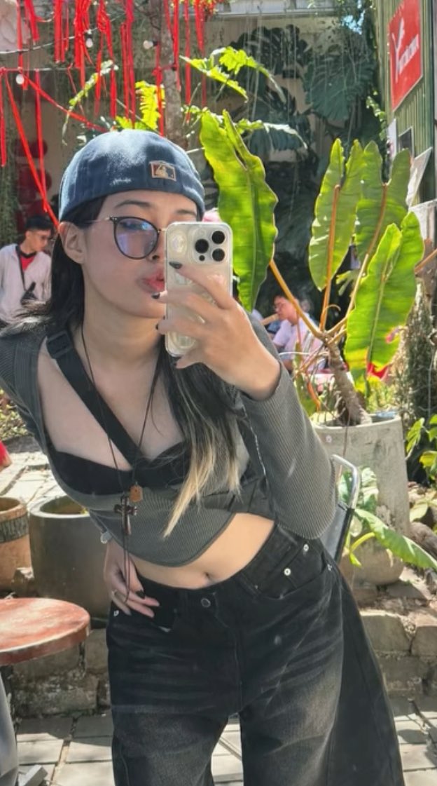 aineeenun's tweet photo. Muốn đi chơi quá🥺 https://t.co/LrqOsDtSkT