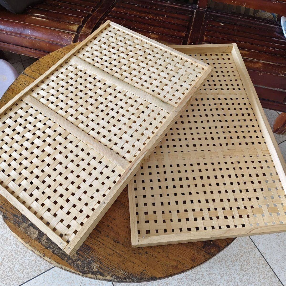 shdrndhkd's tweet photo. [I accidentally knocked over a stack of bamboo basket sifters and they clattered to the ground!]， https://t.co/2XFJ7ZUXGA
