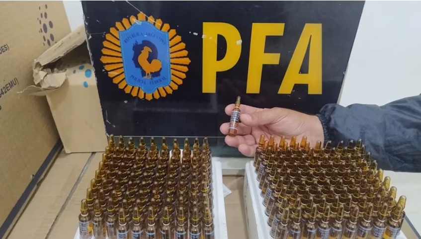 Ojo_Kritico's tweet photo. CAUSA DORMIDA Y LEJOS DE KICILLOF: La causa judicial por el fentanilo contaminado investiga la distribución de ampollas con bacterias producidas por los laboratorios HLB Pharma Group que provocó más de 170 muertes. El juez federal que lleva la causa es Ernesto Kreplak. Todo indica que no van a investigar los negociados con el Kirchnerismo provincial.