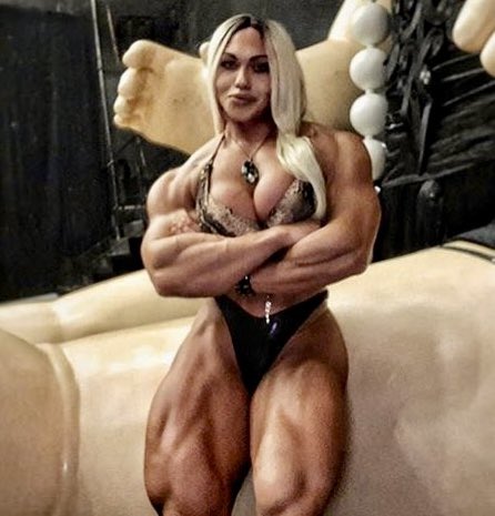 fitslkr's tweet photo. #fbb #FemaleBodybuilding #musclewomen #musclefemale #tits #bigtits #fitness #fitbabe #fitchick https://t.co/Zte02SKpxt