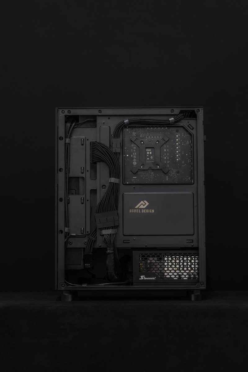 Aguel_design's tweet photo. Collab with Ryvntec
New awesome cooling solutions
Airjet 360 crossflow fan is nice way to move air 👌🏻 https://t.co/7Gtt7Plk1M