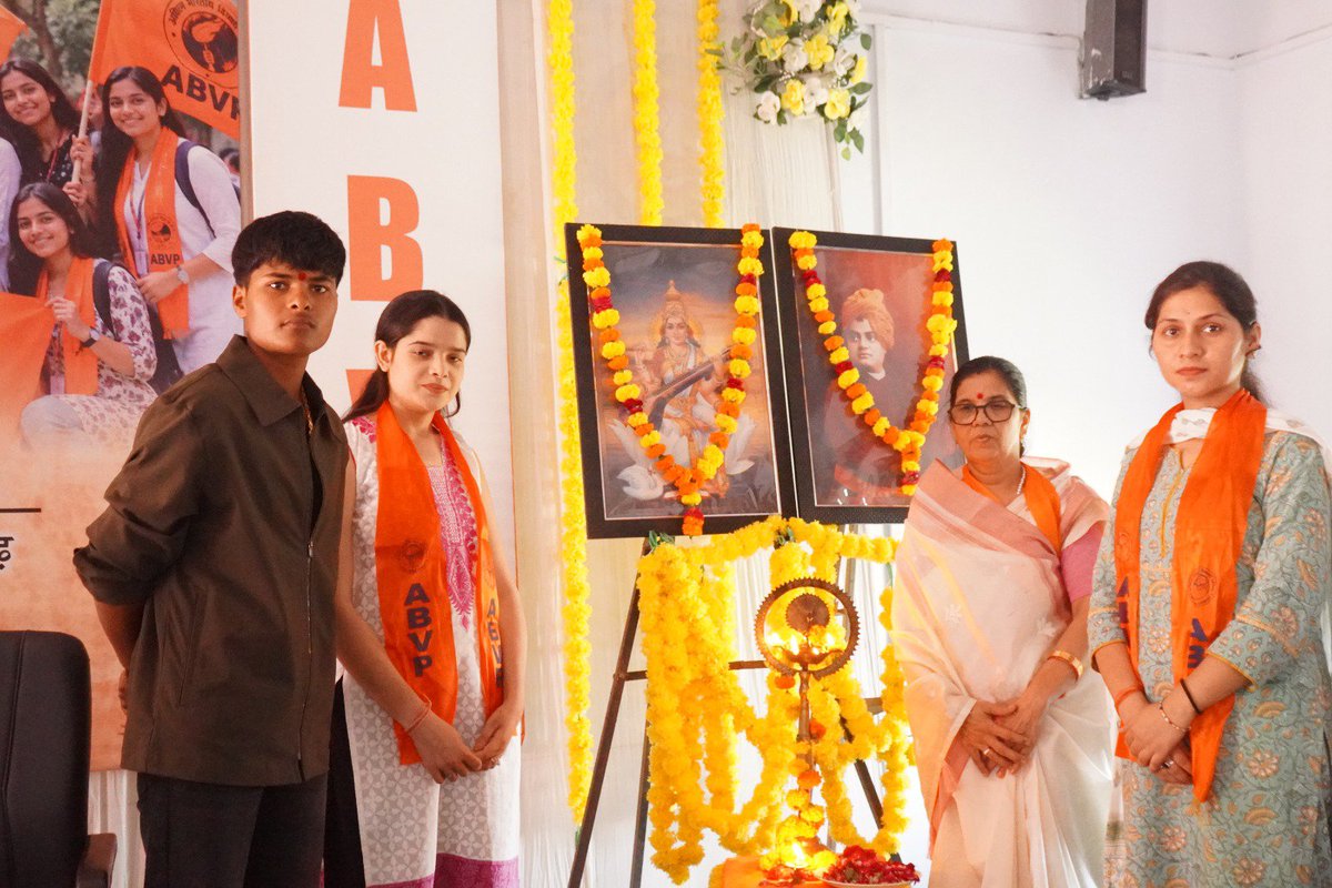 ABVPMK's tweet photo. अभाविप,टीकमगढ़ जिले द्वारा आयोजित वीरांगना युवती सम्मेलन एक्सीलेंस स्कूल के विवेकानंद सभागार में संपन्न हुआ। https://t.co/O9j6WElKB1