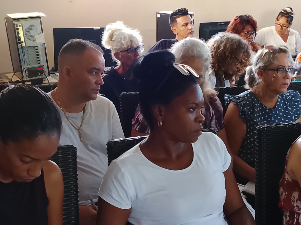 EMatancera's tweet photo. Preparación colectiva en la dirección general provincial de Educación, una mirada reflexiva a la Formación Vocacional y Orientación Profesional, prioridad de los educadores #MatancerosEnVictoria 
#CubaMined
#GobMtz
@naimatrujillob 
@DtorprovEduMtz https://t.co/gBE9bhOrko
