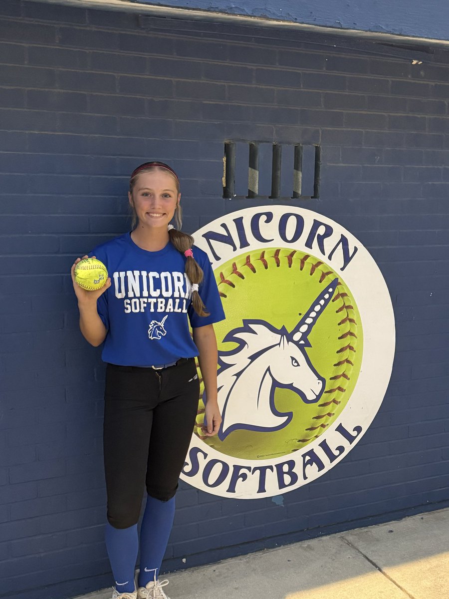 PaytonEverett11's tweet photo. FIRST ONE!! 💣🥎

Hit my first home run in a game tonight!! Been close way too many times, so this one felt GOOD! 😂💪🏼

@KristiMalpass @vasquezmarky @BombersTexas @bombercoach @dennis_koenck @beyond_theyard @BombersKennedy https://t.co/40oa9Wi5fS
