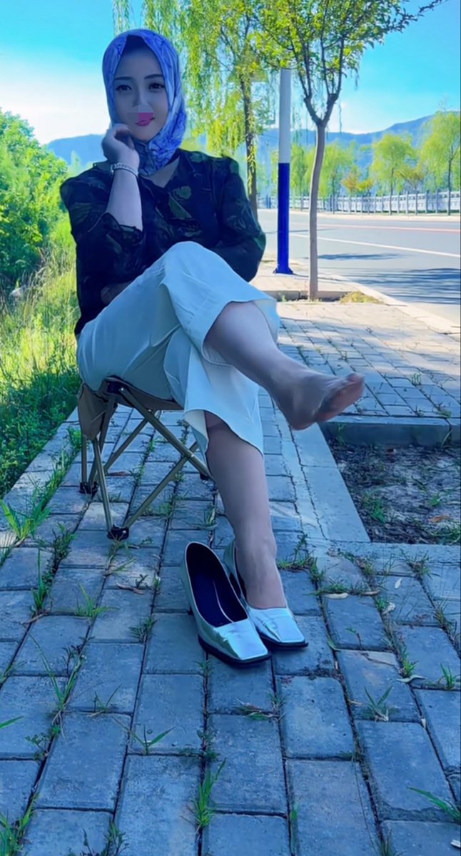 Hjwanjia_'s tweet photo. 很好奇你们扫楼打胶的时候  插进鞋开始打不会干 不会痛吗？是在脚后跟还是脚掌还是脚尖的地方摩擦，我看还有无接触对着打的 ，究竟是喜欢在哪里打 不疼吗
#甘肃女s #青海女s #宁夏女s #回族丝袜高跟 #黄金圣水 #人体马桶 #厕奴 #脚奴 #扫楼 #打胶 #高跟鞋打胶 #射鞋 #原味丝袜 #原味高跟鞋 https://t.co/vfuxBIc2RL