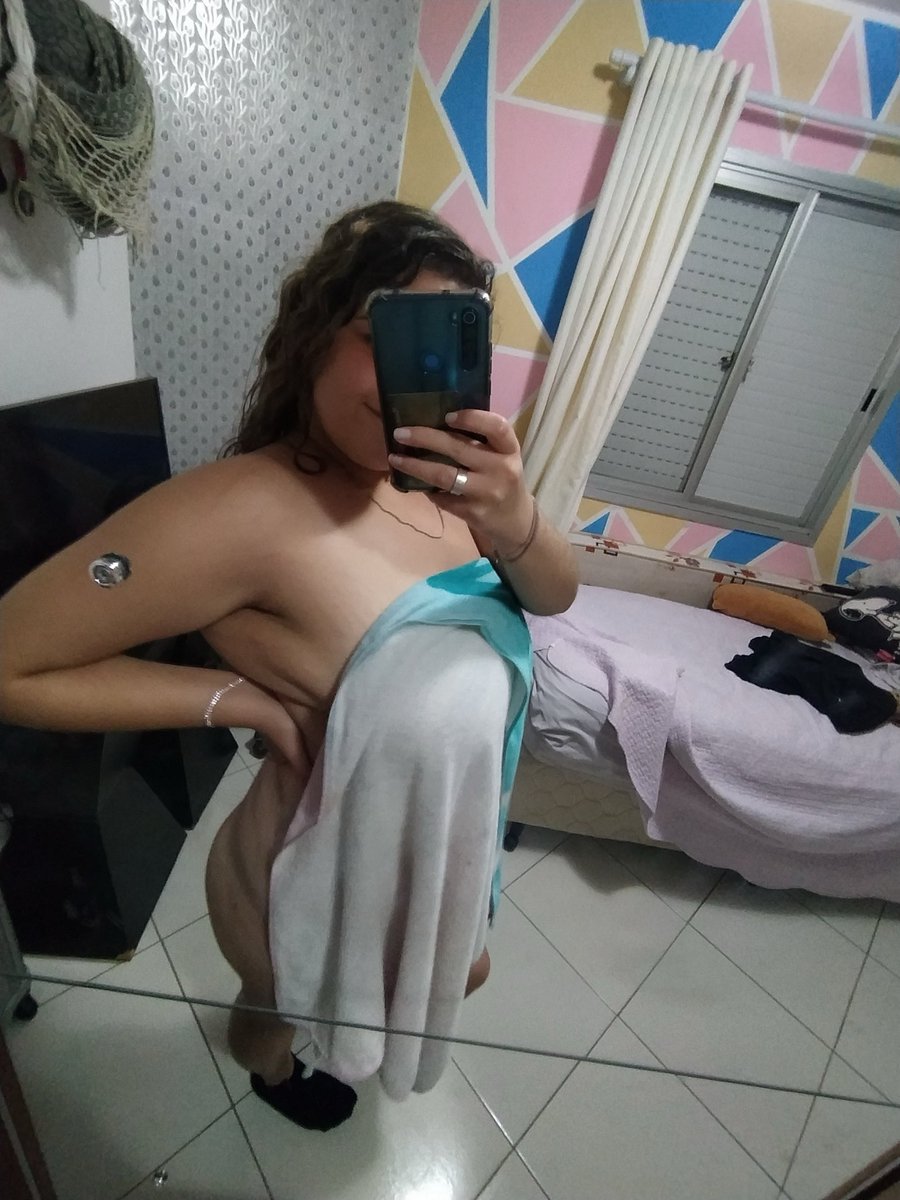 victoria007bd1's tweet photo. E se a toalha escorregar e cair?🙈

#bbw #PINTOSAWARDSㅤ #PrivacyCoin https://t.co/j2raCDYopM