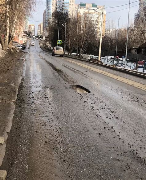 OGbratik's tweet photo. @PlatonRedkin россии вообще грунтовые догороги, там асфальт роскошь для городов, фото 2026 года если чё)): https://t.co/XI9zWp1TGb