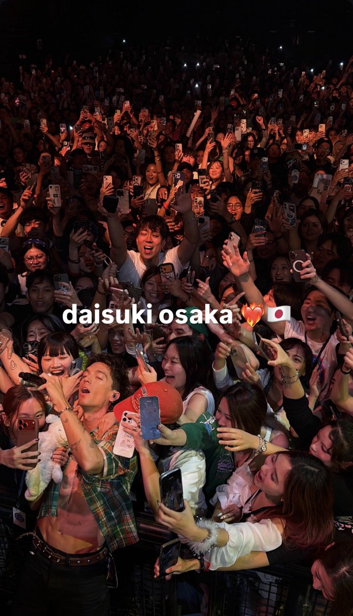 lanyupdatejp's tweet photo. 【LANY 大阪公演 1日目🌹】
2年ぶりの来日公演は大盛り上がり！
「日本は世界で最もお気に入りの場所のひとつ」「今日ここに来ることを選んでくれてありがとう」とポールが感謝を述べる場面も😍
本日、大阪Night 2も盛り上がっていきましょう❤️‍🔥 https://t.co/cHSqAPhD0D