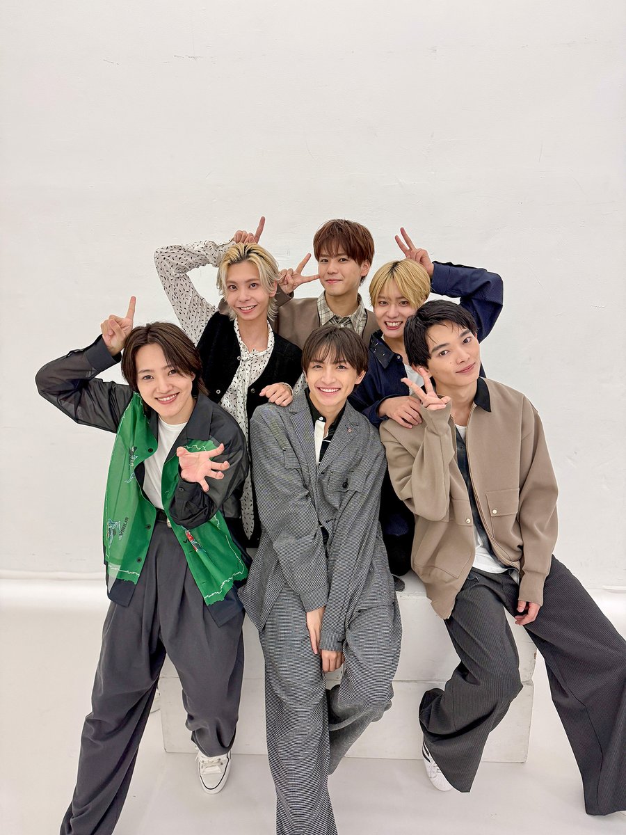 hyakki2026's tweet photo. ＼#百鬼夜鏡　取材風景👹／

多くの📖媒体の皆さまにご取材いただきました‼️
既にお知らせしたものや、これからお知らせするもの等など……📢
そんな取材の合間にこちらにも📷

#川﨑皇輝 #内村颯太 #元木湧　
#北川拓実 #安嶋秀生 #松尾龍

#EXシアター有明

🔍➡️
https://t.co/glyAocUcf8 https://t.co/doOVeniim2