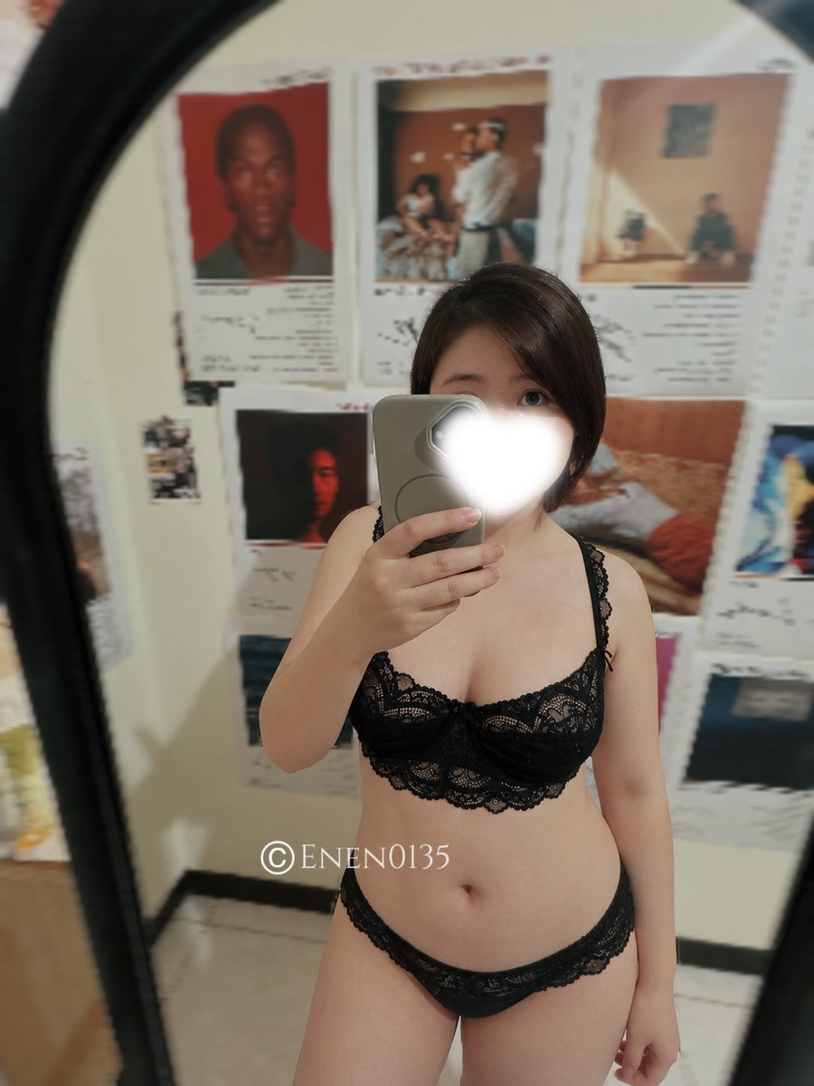 enen0135's tweet photo. 我真的沒有什麼 CK 內衣，衣櫃打開幾乎都是蕾絲的🤣誰跟我一樣是蕾絲控的？🧏🏻‍♀️ https://t.co/ClimoImAyv