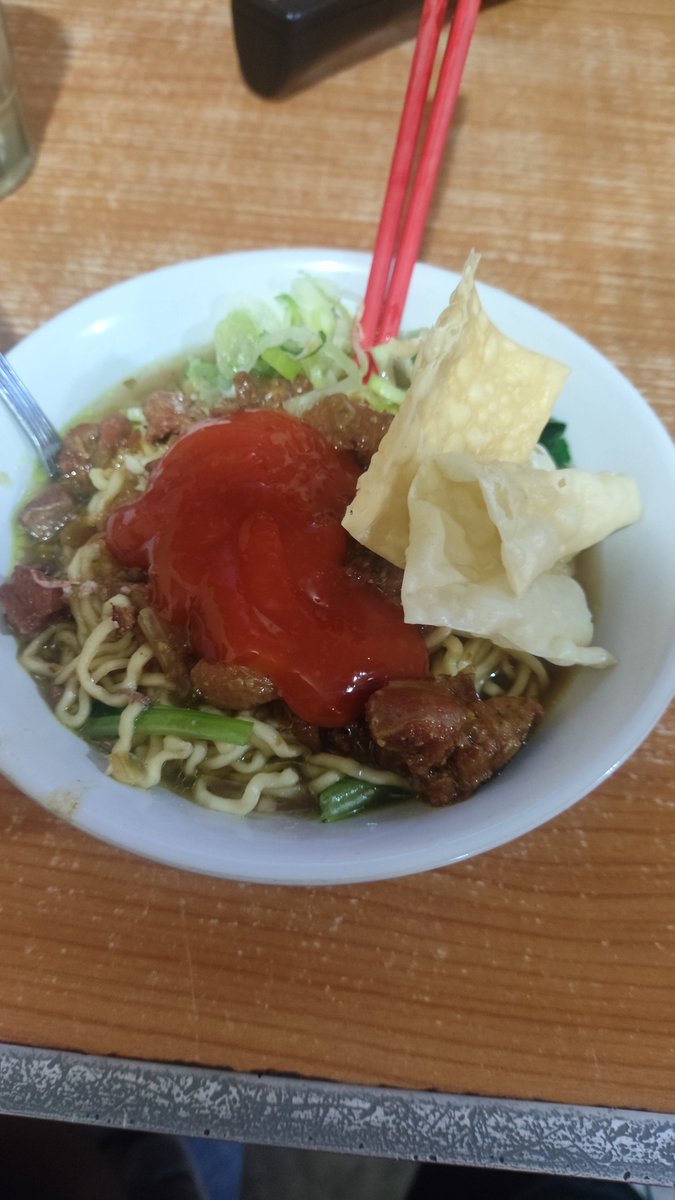 na_Sukmaa's tweet photo. @N_IntanJKT48 mie ayam bos 😋 https://t.co/hlJHcATfht