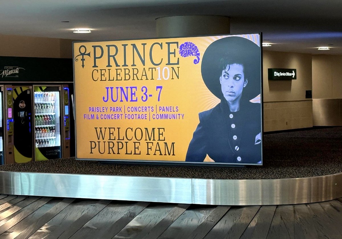artdirectionk's tweet photo. Happy Purple Tuesday ๐ #Prince4Ever โฎ๏ธ #TimelessPrince https://t.co/vHKTHGsZ5j