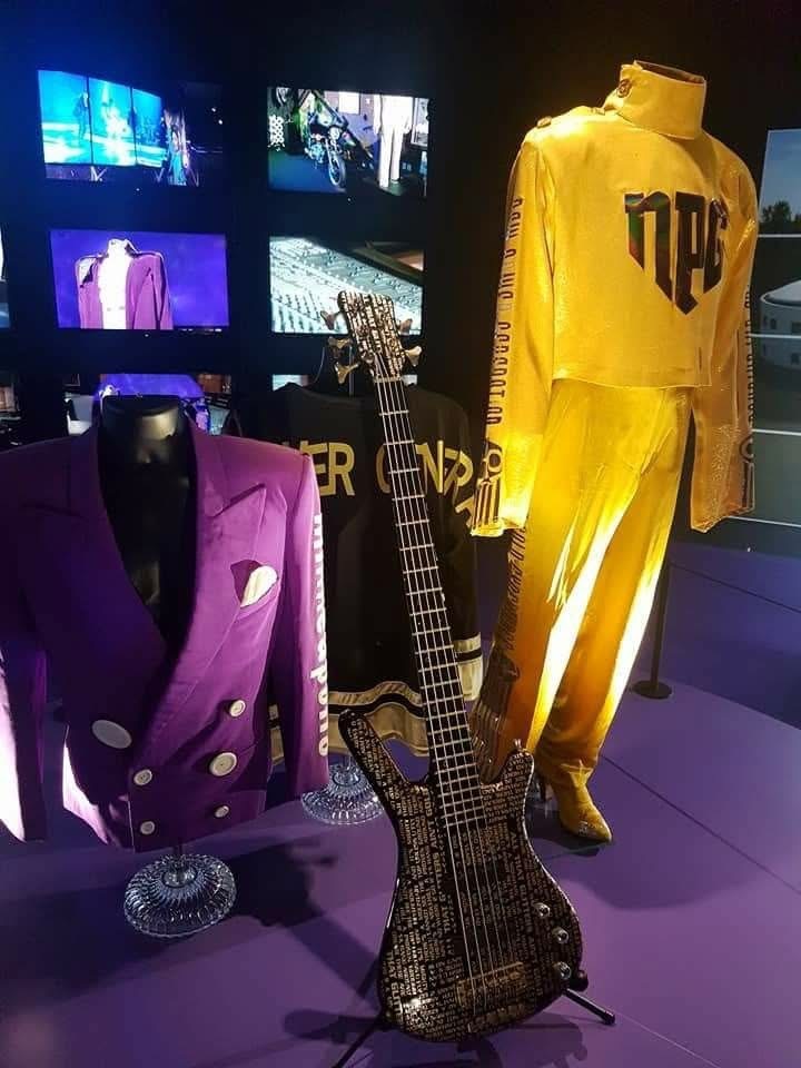 artdirectionk's tweet photo. Happy Purple Tuesday ๐ #Prince4Ever โฎ๏ธ #TimelessPrince https://t.co/vHKTHGsZ5j