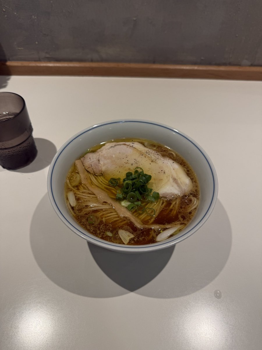 yamata0412's tweet photo. 良き時間に新横浜駅まで行けたので😋
この時間で入場から2件ハシゴ(博多一双・ロックンスリー)退場まで40分弱👍
ちなみに待ち最長は龍上海30分でした🍜 https://t.co/KZbjY9Eg48