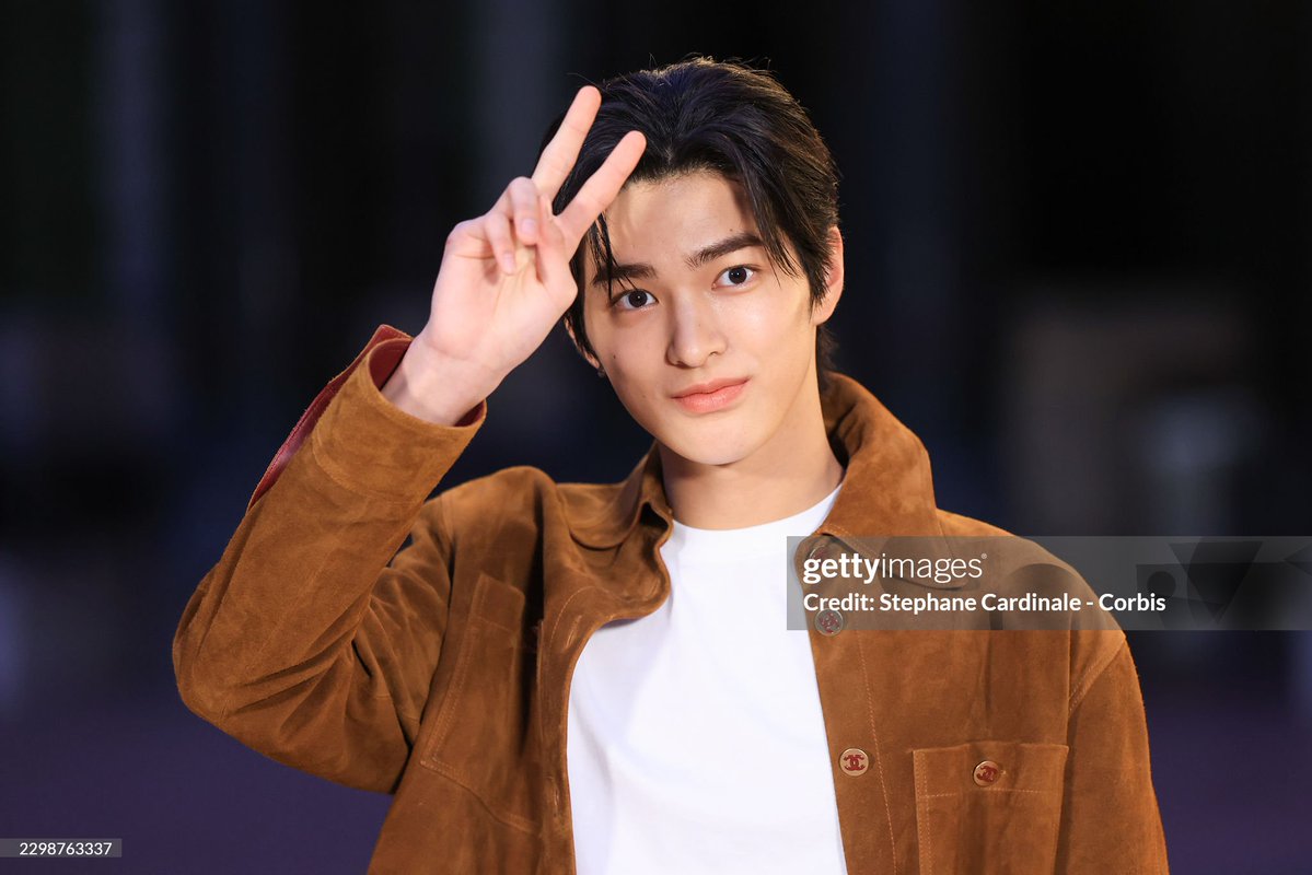 zhaoyufancokr's tweet photo. Keonho at the Chanel Womenʼs Spring/Summer 2027 show!

📸 getty images

#KEONHOxCHANELSS27
#CHANELSpringSummer
#KEONHO @CHANEL https://t.co/83ZaXJbZt0