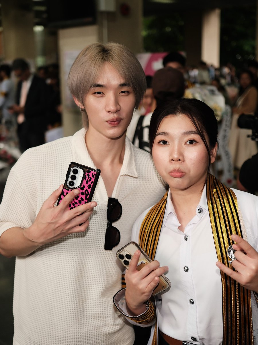 aipingkie's tweet photo. ฮงชิกับเพื่อนๆBASciiน่ารักจางงรอวันที่แกใส่ชุดนี้น้าา 🥹🤍

#hongshihoshi @hongshihoshi03 https://t.co/YkEIjdztDe