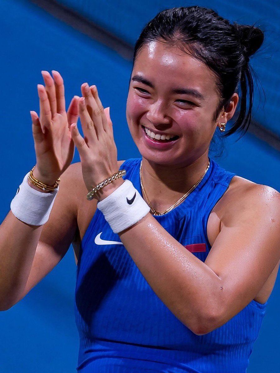 sbreyesdig's tweet photo. Alex Eala just has a different glow when she’s playing for the Philippines. 🇵🇭✨

📸 Courtesy: @sleek_sporty https://t.co/EkTtF1Tx9I