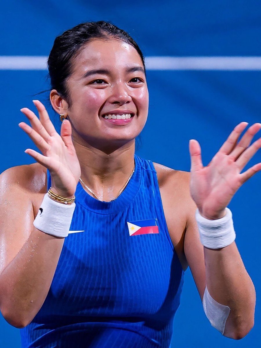 sbreyesdig's tweet photo. Alex Eala just has a different glow when she’s playing for the Philippines. 🇵🇭✨

📸 Courtesy: @sleek_sporty https://t.co/EkTtF1Tx9I