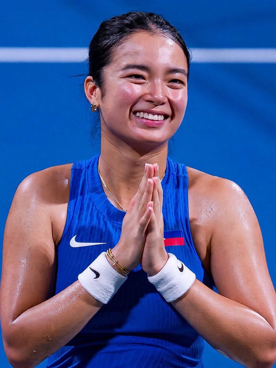 sbreyesdig's tweet photo. Alex Eala just has a different glow when she’s playing for the Philippines. 🇵🇭✨

📸 Courtesy: @sleek_sporty https://t.co/EkTtF1Tx9I