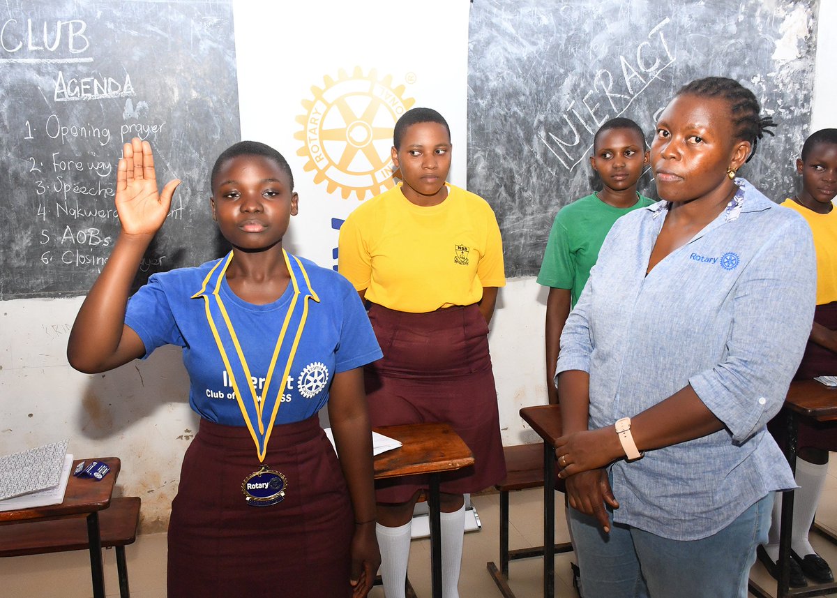 rcmanyangwa's tweet photo. During our offsite fellowship last Friday, we witnessed transition  of leadership at Nakwero SS Interact Club.

Congratulations to the outgoing leaders for your service, and best wishes to the incoming team!
#Interactclub
#Rotary 
#ServiceAboveSelf https://t.co/NBeJRAX8r8