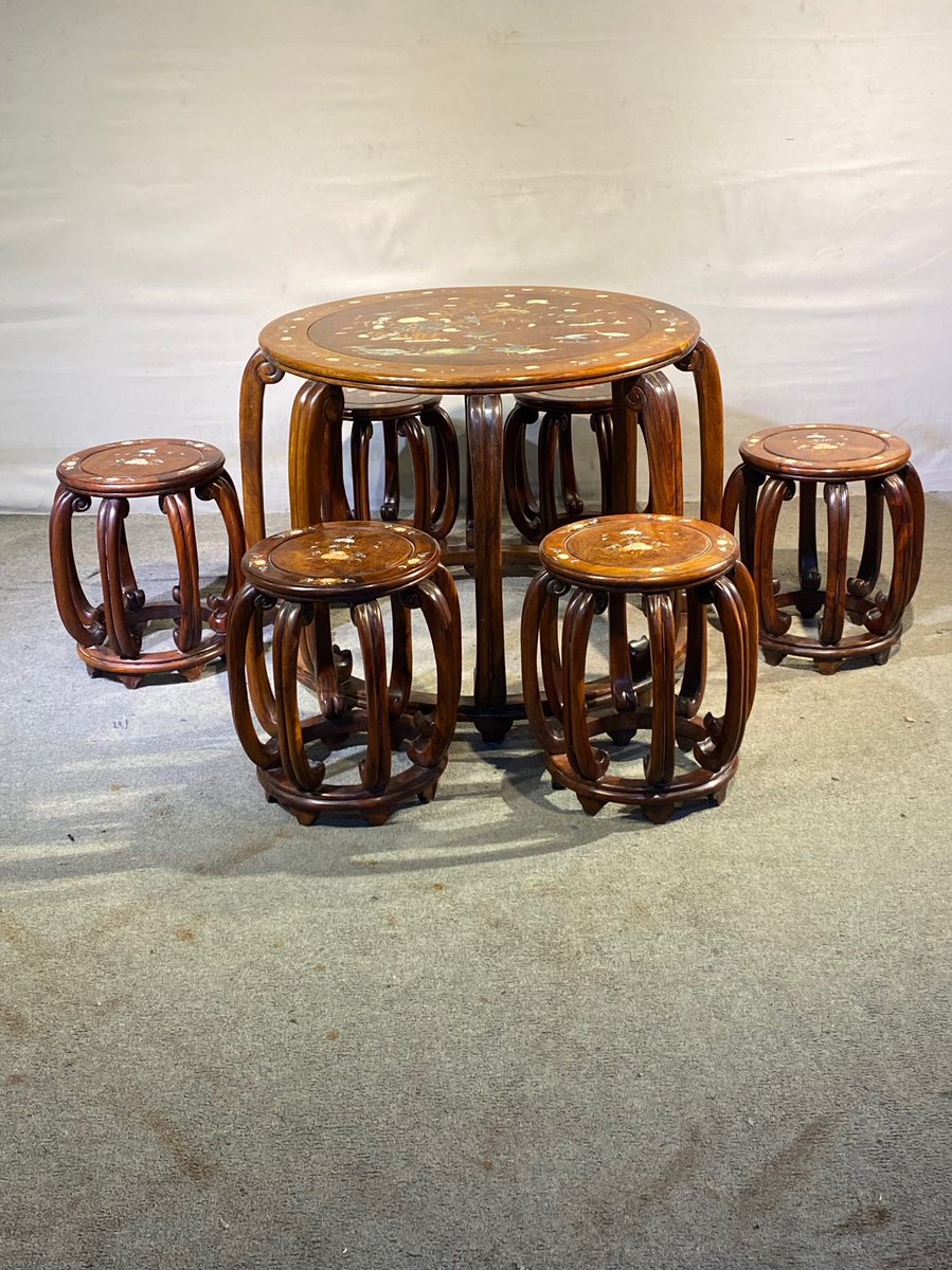 knzfb35169842's tweet photo. [Just chatting about Cai Ping's wobbly four stools today—super casual vibe!]， https://t.co/frl4fS1208