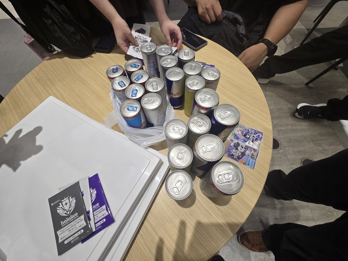 KitaSean6's tweet photo. Hunting Redbull for Hololive promo cards

めちゃ買いました。

#ホロカ #hOCG #hololivecardgame #hololive #ホロ活 https://t.co/pr3k1AcGSy