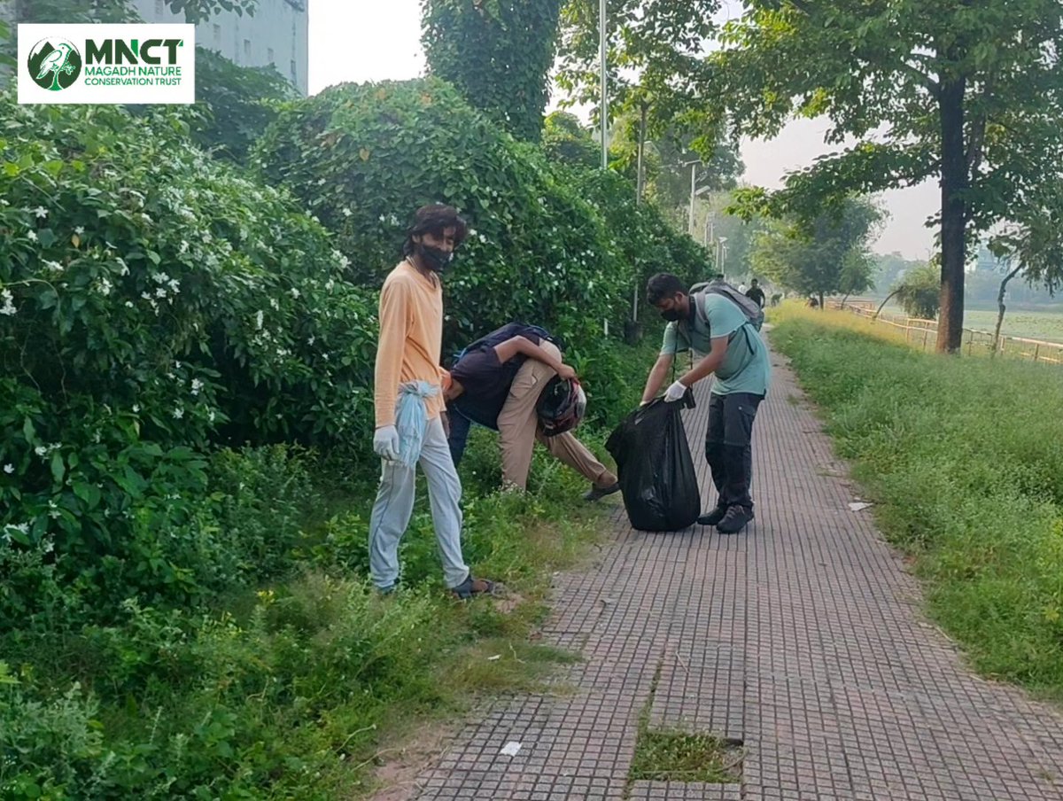 mnctindia's tweet photo. वन्यजीव सप्ताह और गाँधी जयंती के अवसर पर बर्ड वॉचिंग और जल मंदिर परिसर में सफाई अभियान चलाकर पक्षी प्रेमियों ने शीतकालीन प्रवासी पक्षियों का स्वागत किया। #pawapuri #mahavir  

@dmnalanda @DEFCCOfficial @samrat4bjp @BiharCMQRT https://t.co/CfaL2GZsg4